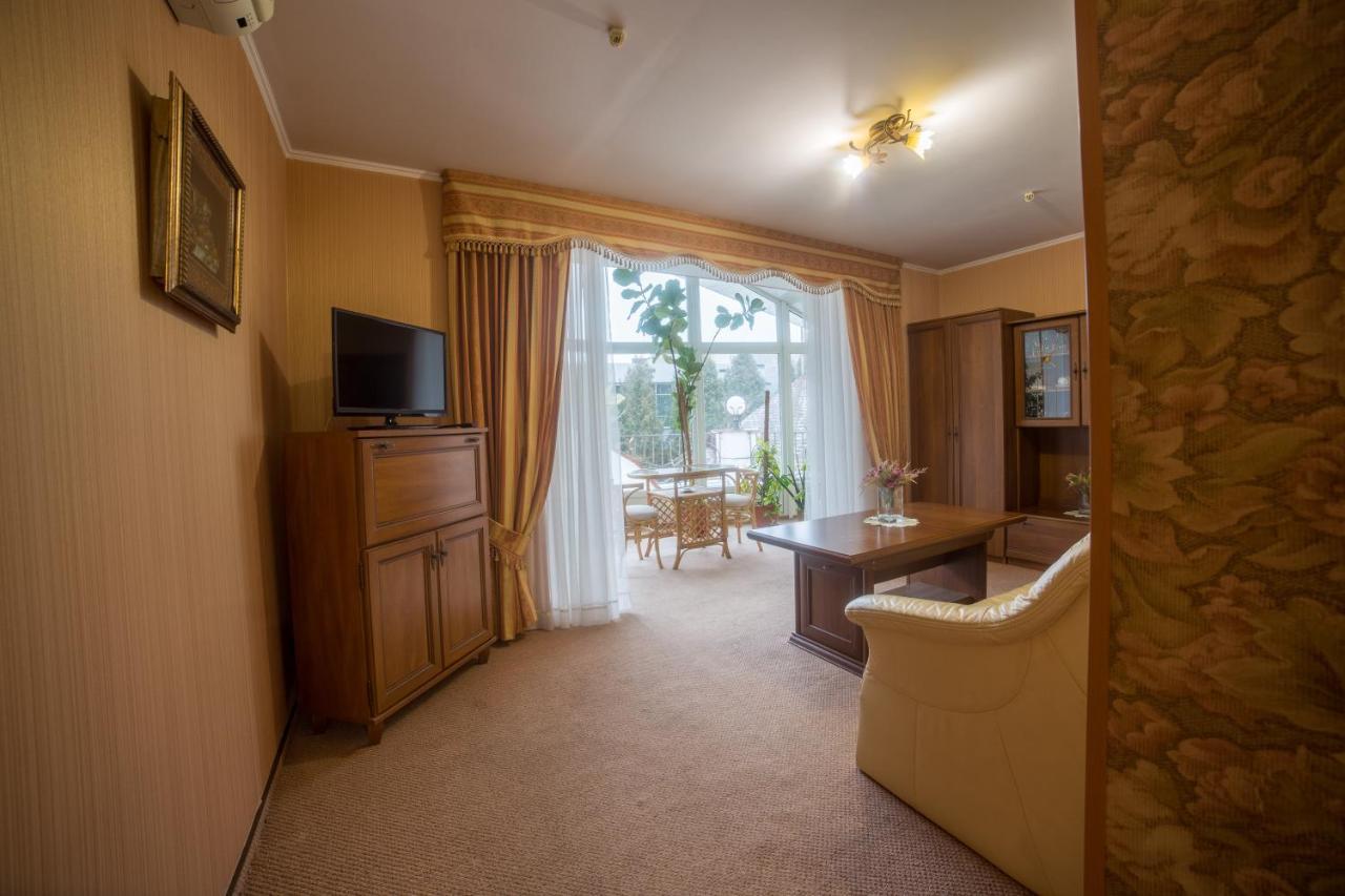 Hotel Premyer Трускавец Екстериор снимка