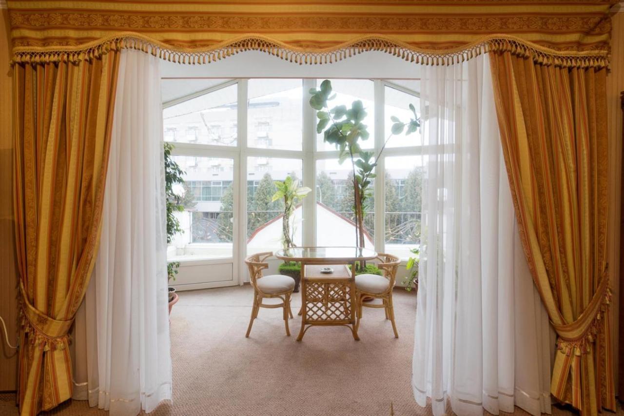 Hotel Premyer Трускавец Екстериор снимка