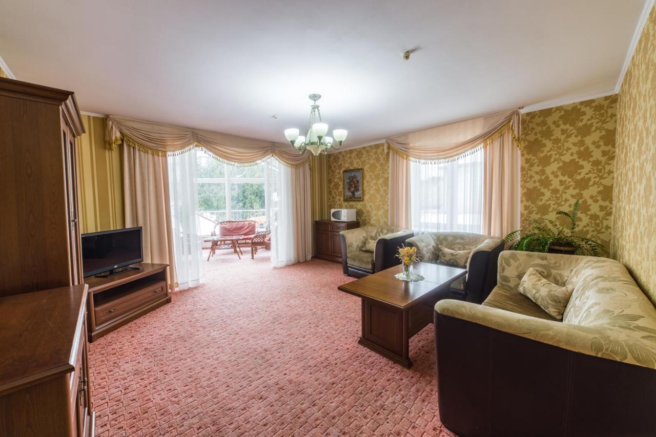 Hotel Premyer Трускавец Екстериор снимка